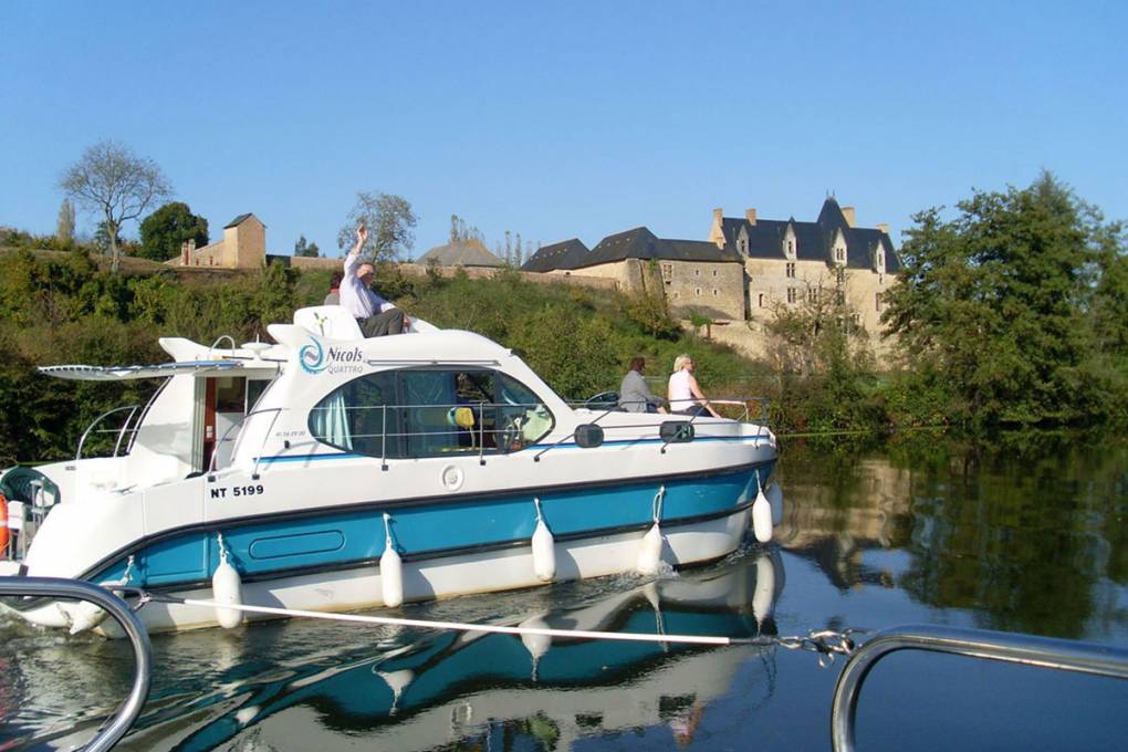 04-bateaux-fluviaux-sans-permis-nicols-estivale-quattro